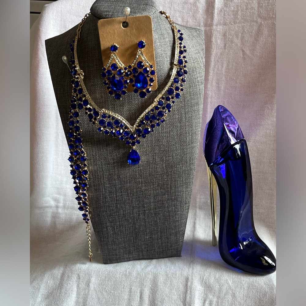 SPG Stepping Into Royalty Bling Necklace Set.